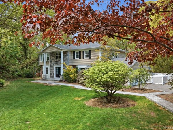 10 Stony Run Court, Dix Hills, NY 11746
