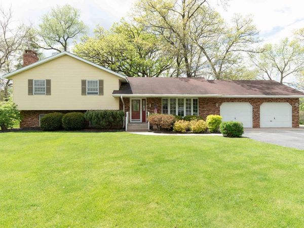 10594 Grover Oaks Road , Roscoe, IL 61073