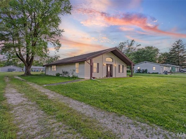 906 E Prairie Street , Jerseyville, IL 62052
