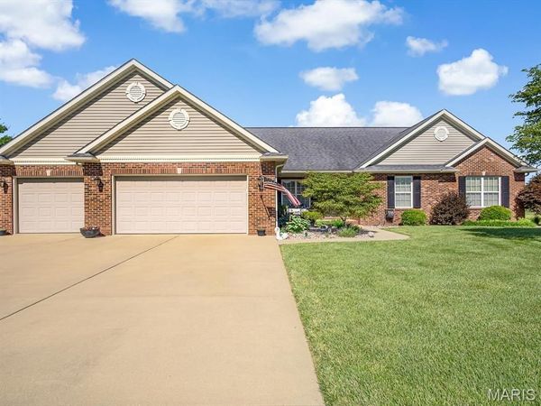 4020 Autumn Oak Drive , Smithton, IL 62285