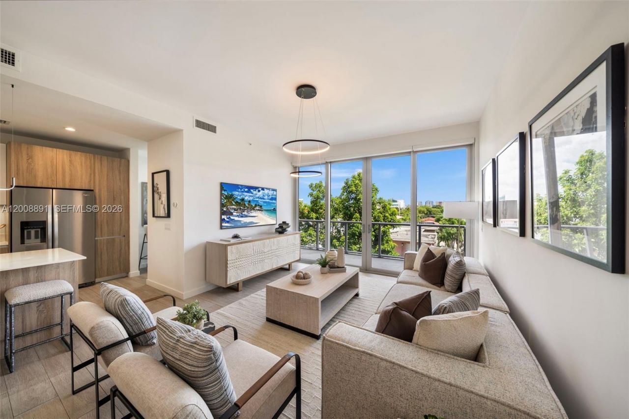 545 SW 11th St , Unit 308, Miami, FL 33129 Photo