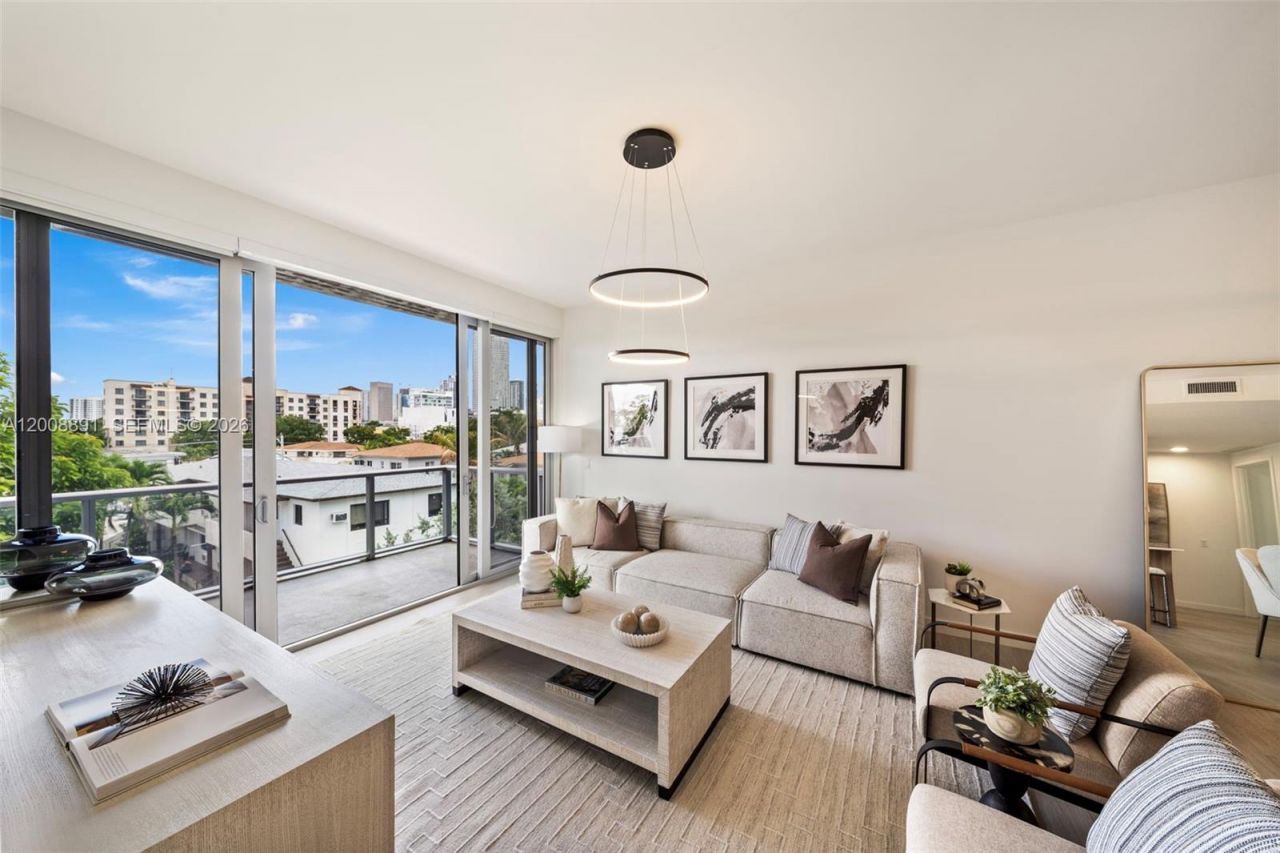 545 SW 11th St , Unit 308, Miami, FL 33129 Photo