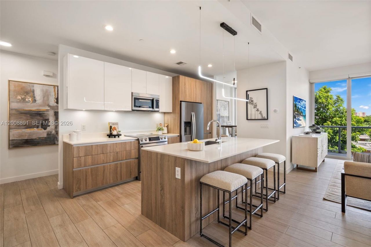 545 SW 11th St , Unit 308, Miami, FL 33129 Photo
