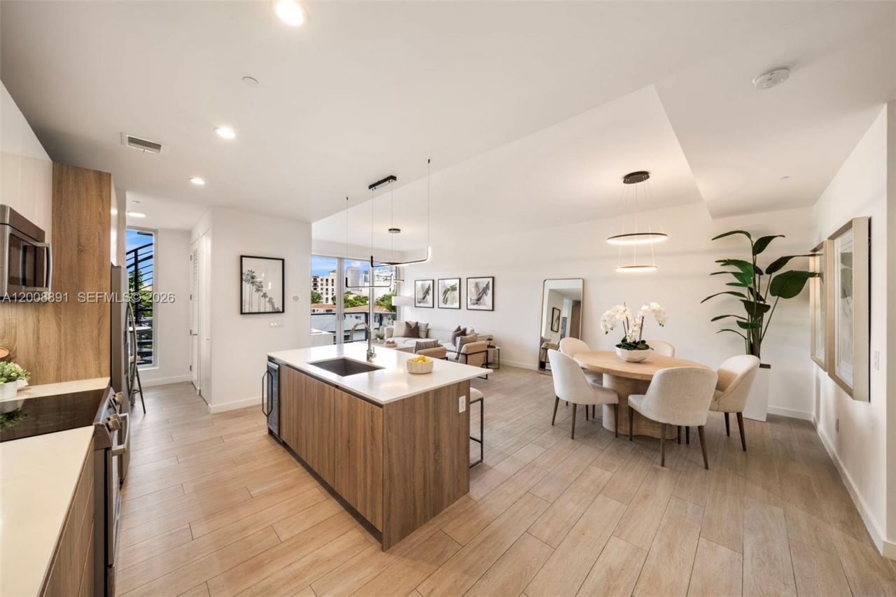 545 SW 11th St , Unit 308, Miami, FL 33129 Photo