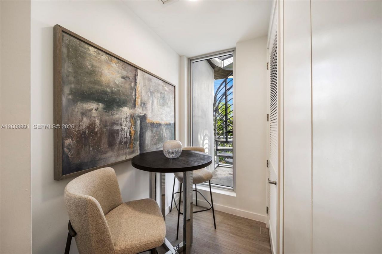 545 SW 11th St , Unit 308, Miami, FL 33129 Photo