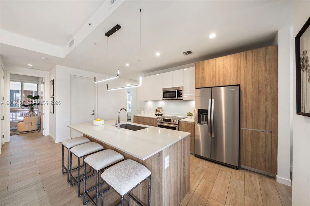 545 SW 11th St , Unit 308, Miami, FL 33129 Photo