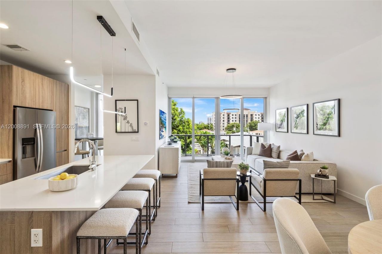 545 SW 11th St , Unit 308, Miami, FL 33129 Photo