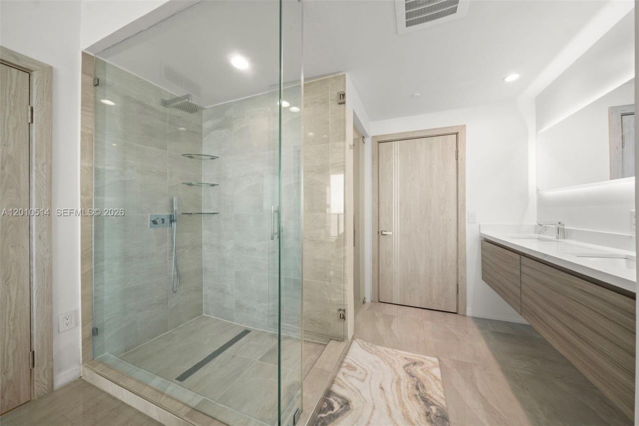 460 NE 28th St , Unit 2405, Miami, FL 33137 Photo