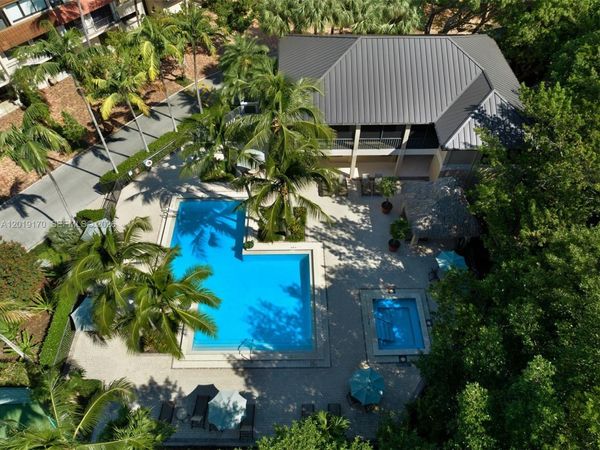 6206 Paradise Point Dr , Palmetto Bay, FL 33157