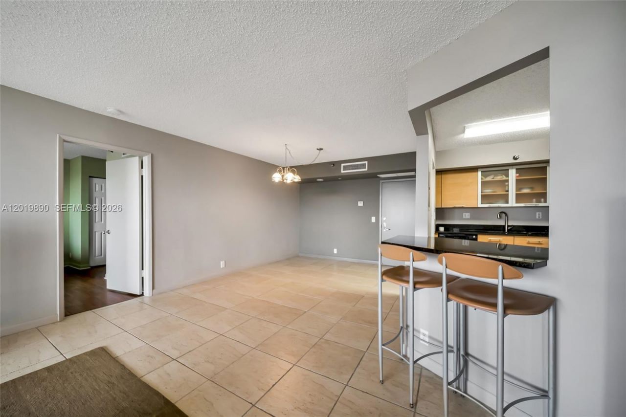3300 NE 191st St, Unit LP04, Aventura, FL 33180 Photo