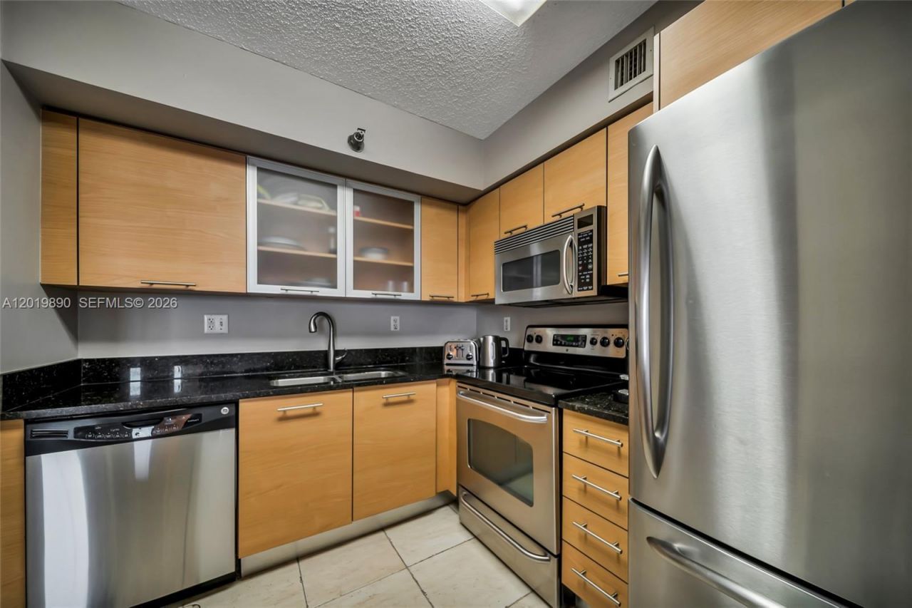3300 NE 191st St, Unit LP04, Aventura, FL 33180 Photo