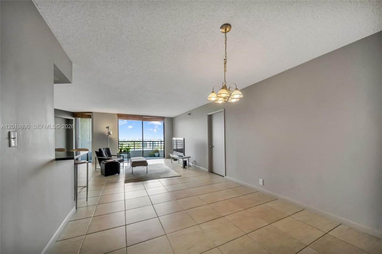 3300 NE 191st St, Unit LP04, Aventura, FL 33180 Photo