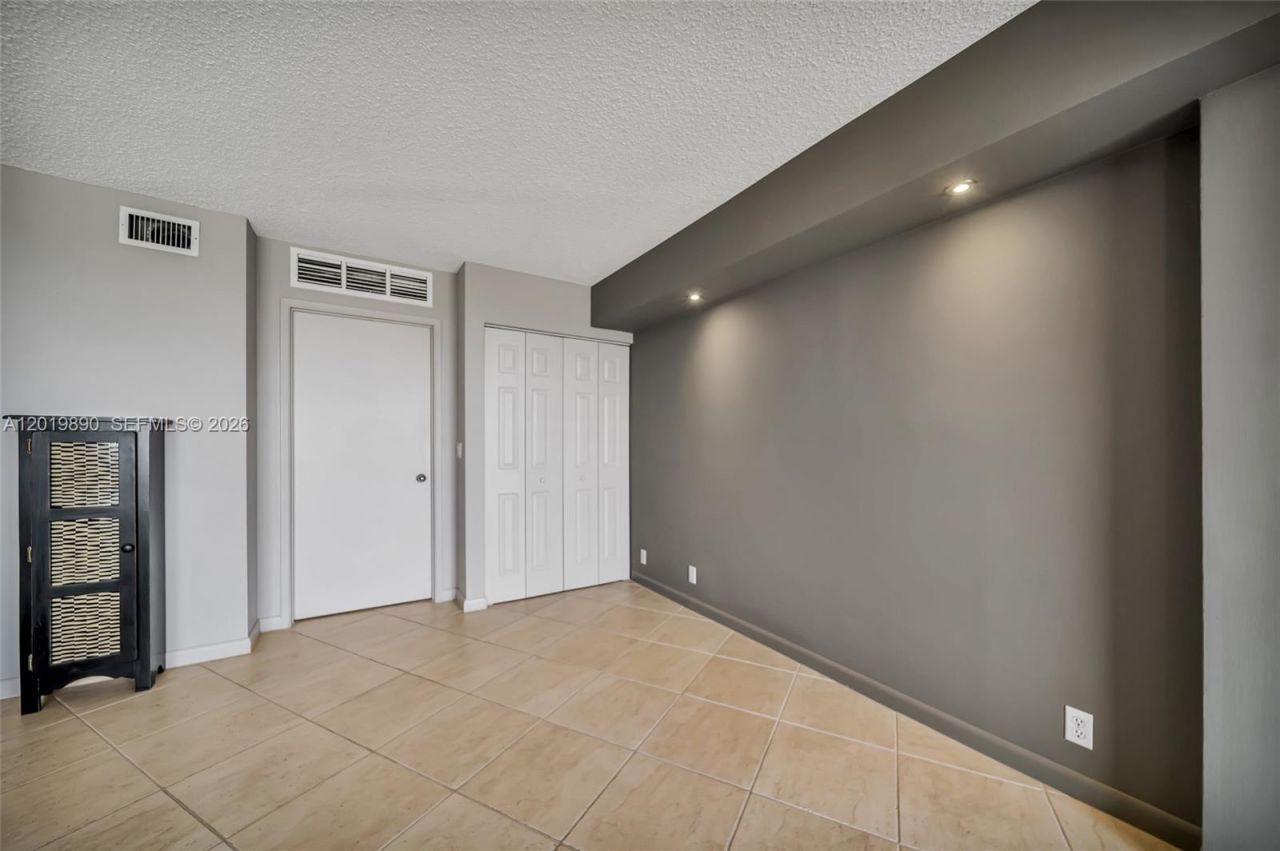 3300 NE 191st St, Unit LP04, Aventura, FL 33180 Photo