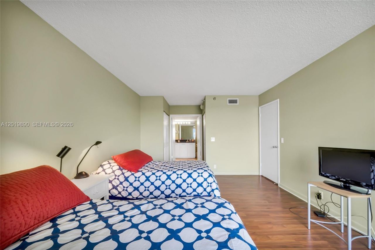 3300 NE 191st St, Unit LP04, Aventura, FL 33180 Photo