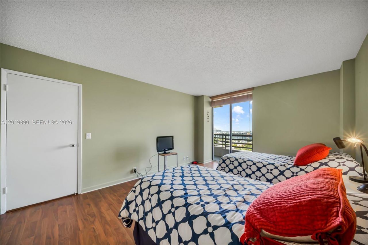 3300 NE 191st St, Unit LP04, Aventura, FL 33180 Photo