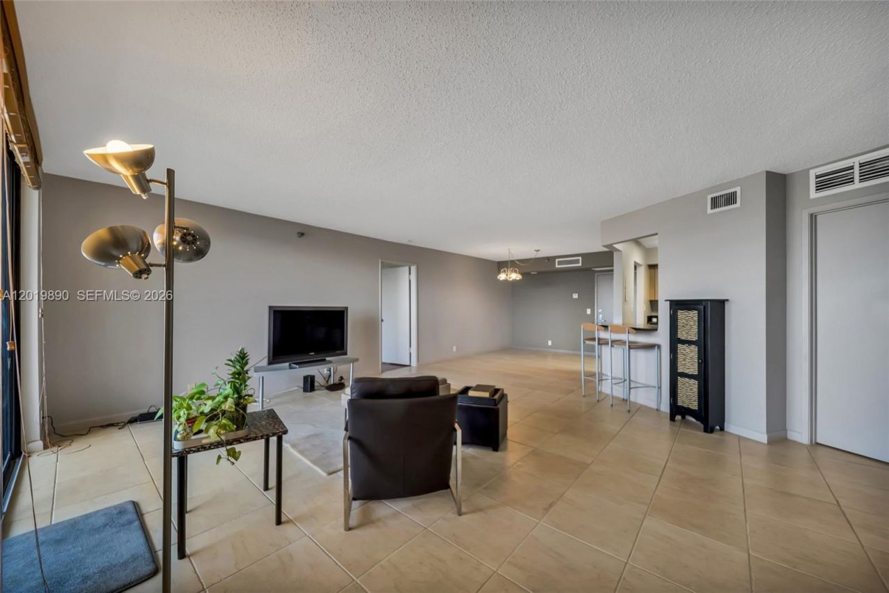 3300 NE 191st St, Unit LP04, Aventura, FL 33180 Photo