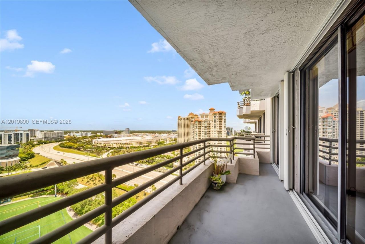 3300 NE 191st St, Unit LP04, Aventura, FL 33180 Photo