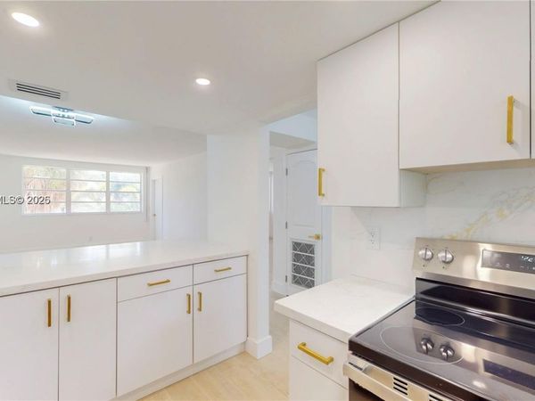 1333 E Hallandale Beach Blvd, Unit 326, Hallandale Beach, FL 33009