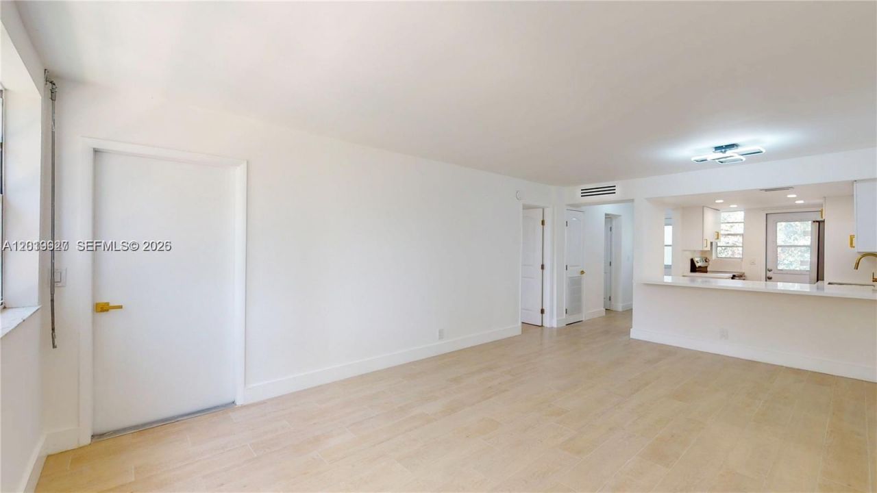1333 E Hallandale Beach Blvd , Unit 326, Hallandale Beach, FL 33009 Photo