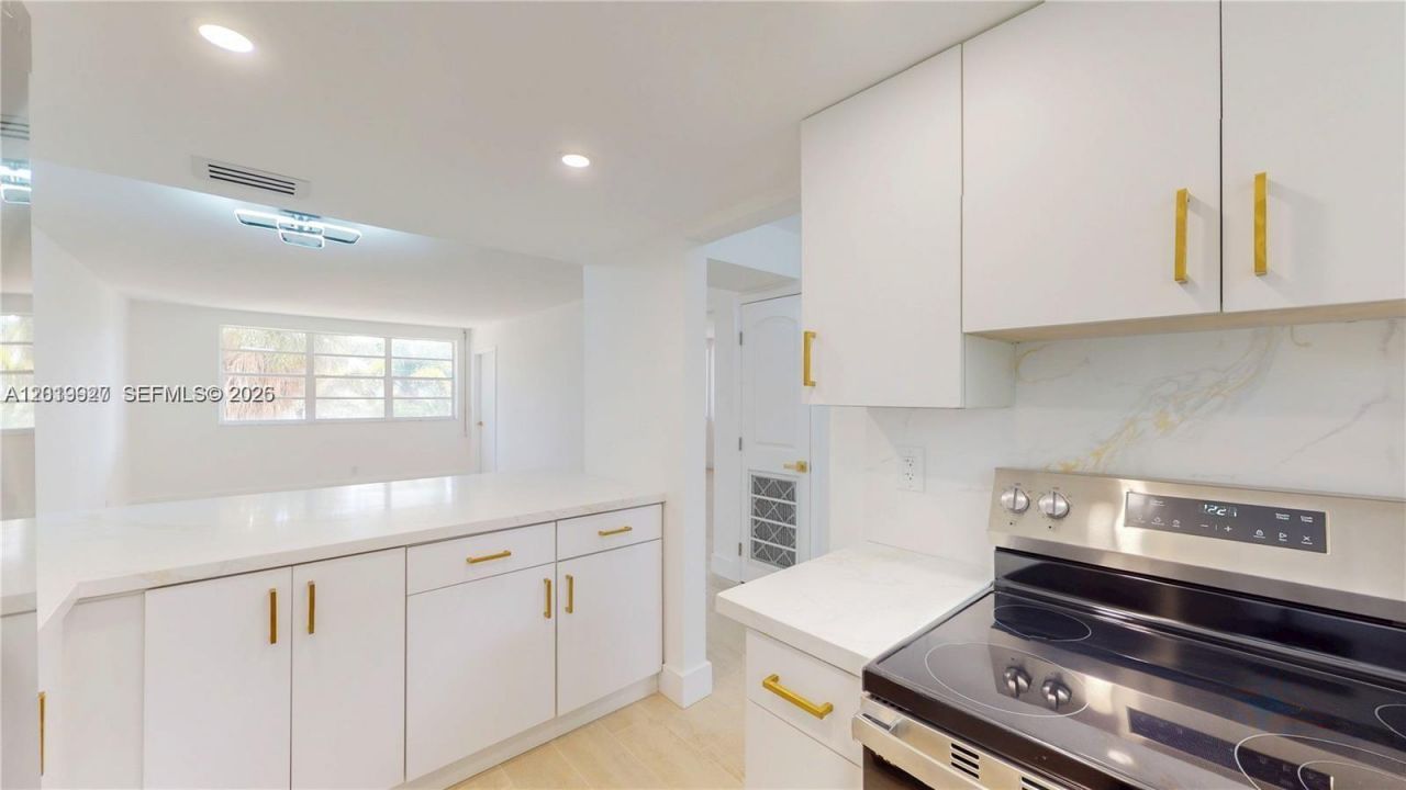 1333 E Hallandale Beach Blvd , Unit 326, Hallandale Beach, FL 33009 Photo