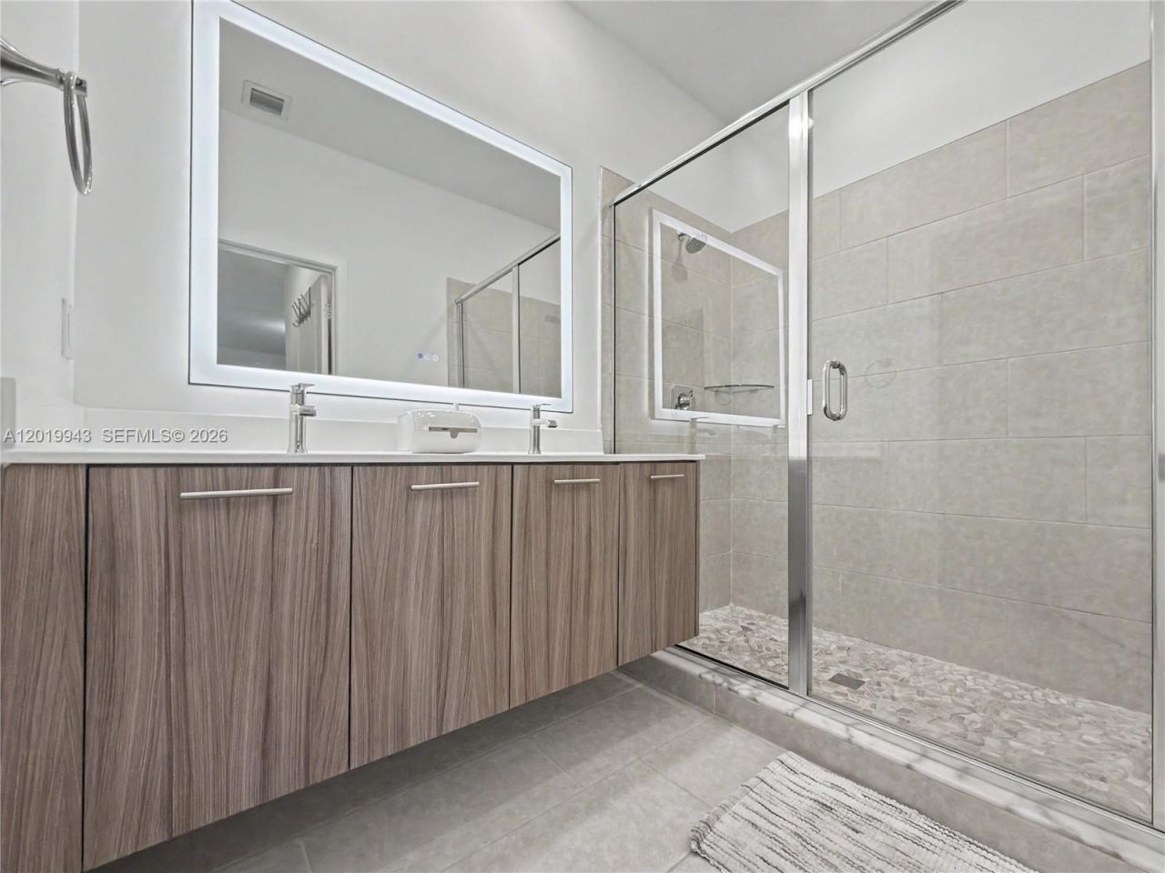 4527 NW 83rd Path, Doral, FL 33166 Photo