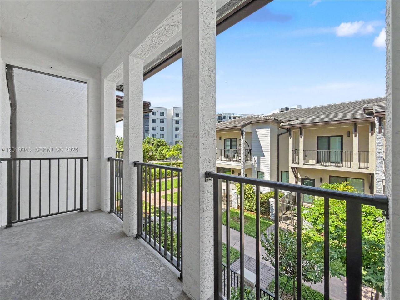 4527 NW 83rd Path, Doral, FL 33166 Photo