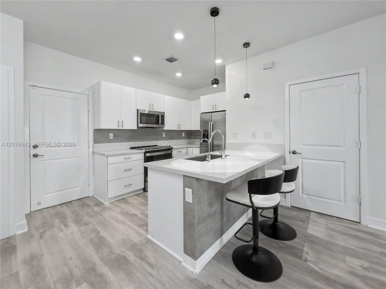 4527 NW 83rd Path, Doral, FL 33166 Photo