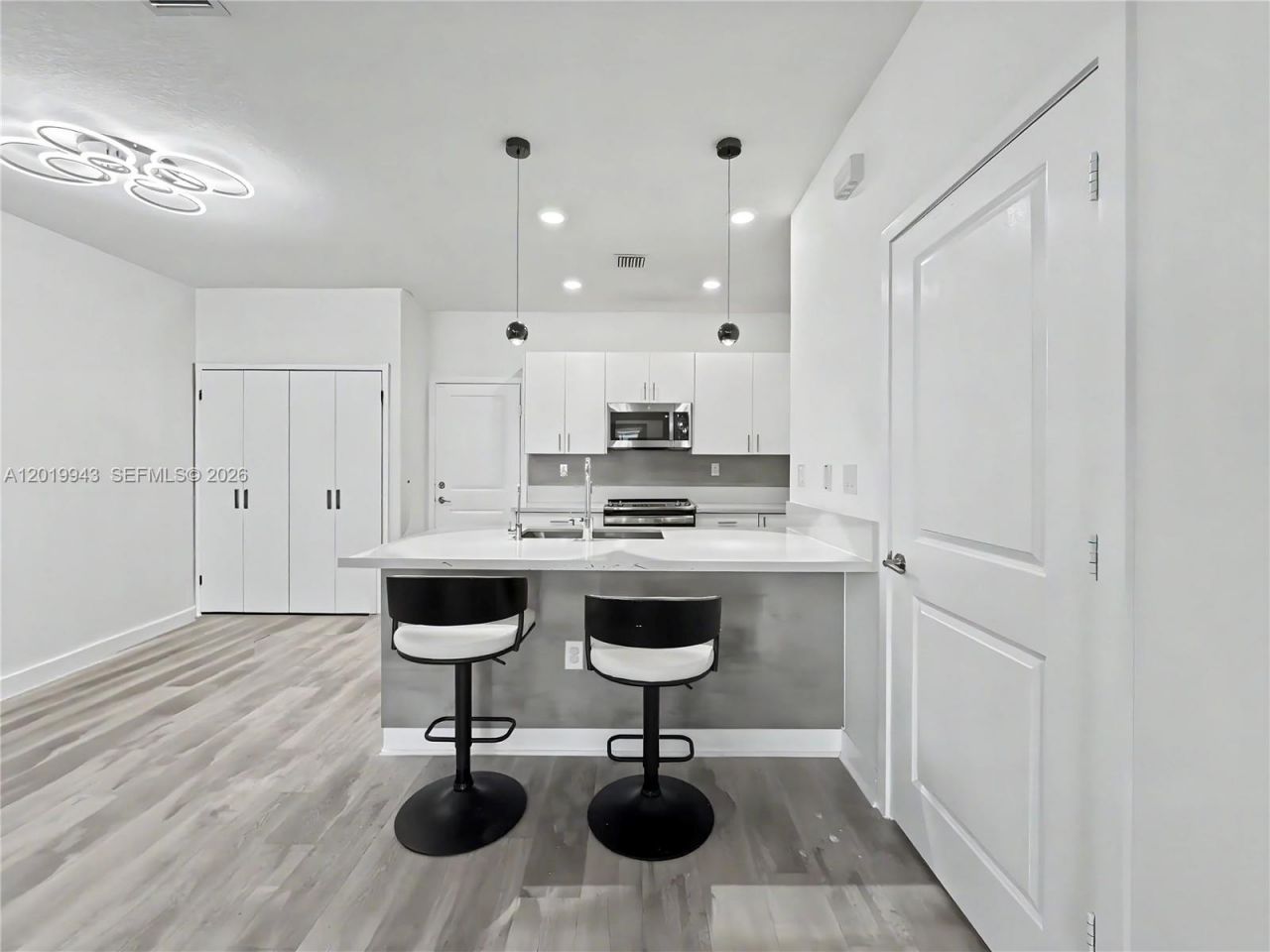 4527 NW 83rd Path, Doral, FL 33166 Photo