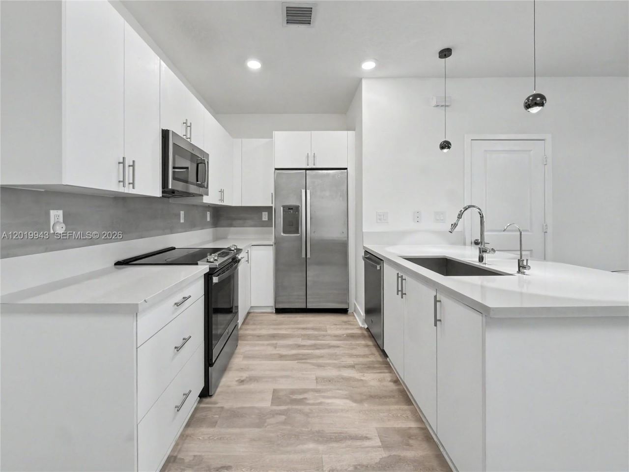 4527 NW 83rd Path, Doral, FL 33166 Photo