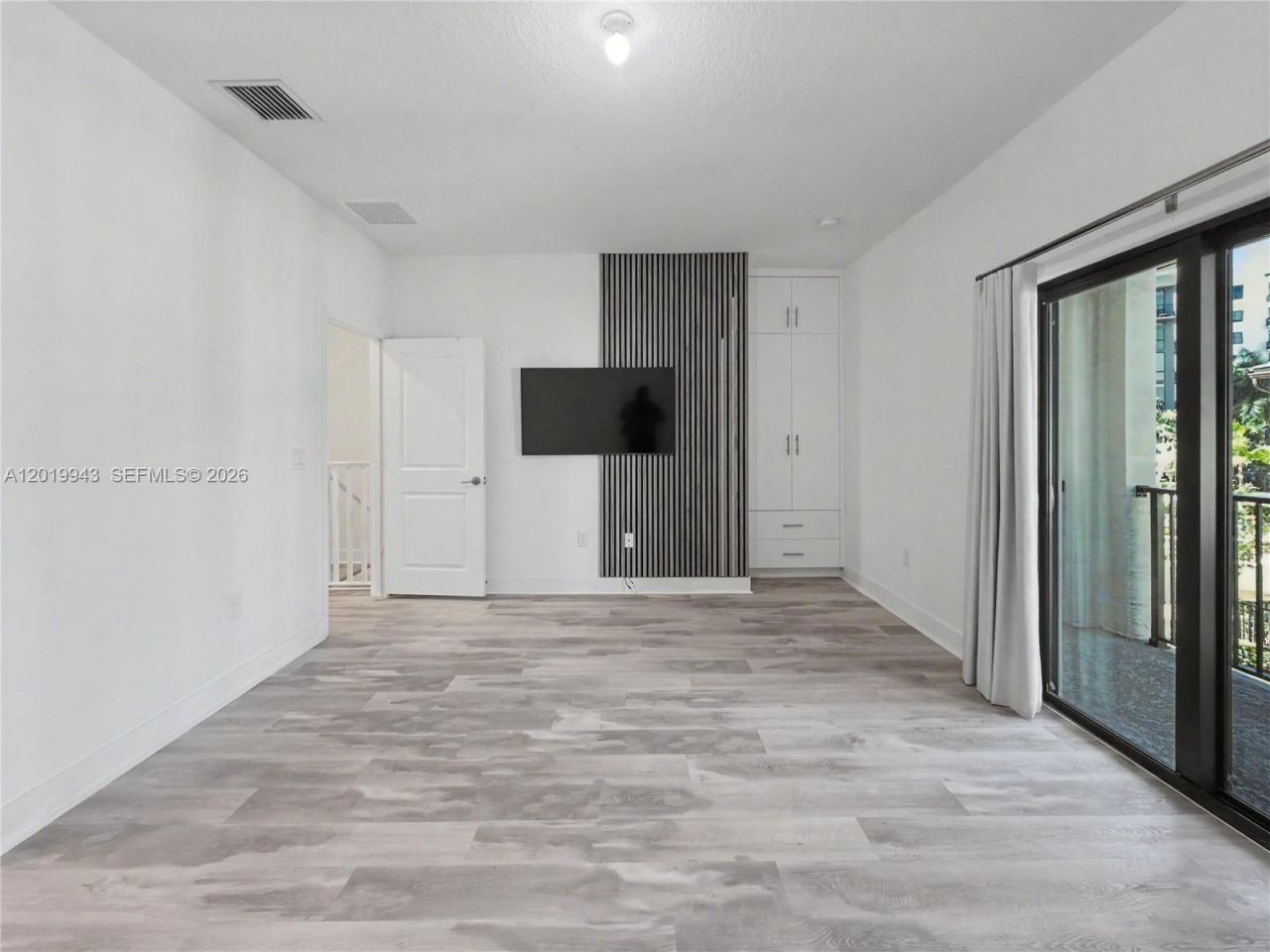 4527 NW 83rd Path, Doral, FL 33166 Photo