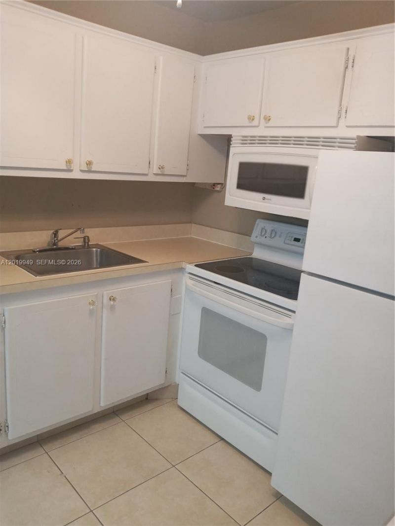 390 Windsor Q , Unit 390, West Palm Beach, FL 33417 Photo