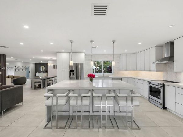 600 NE 4th St , Pompano Beach, FL 33060