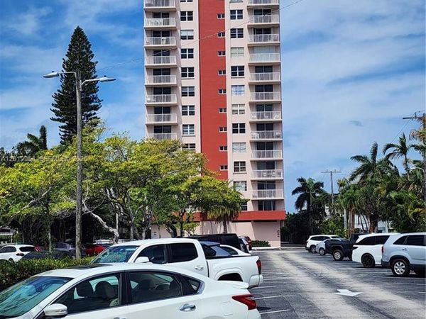 3161 S Ocean Dr , Unit 903, Hallandale Beach, FL 33009