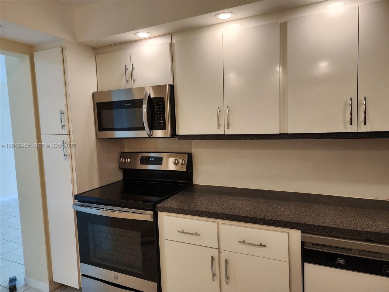3161 S Ocean Dr , Unit 903, Hallandale Beach, FL 33009 Photo