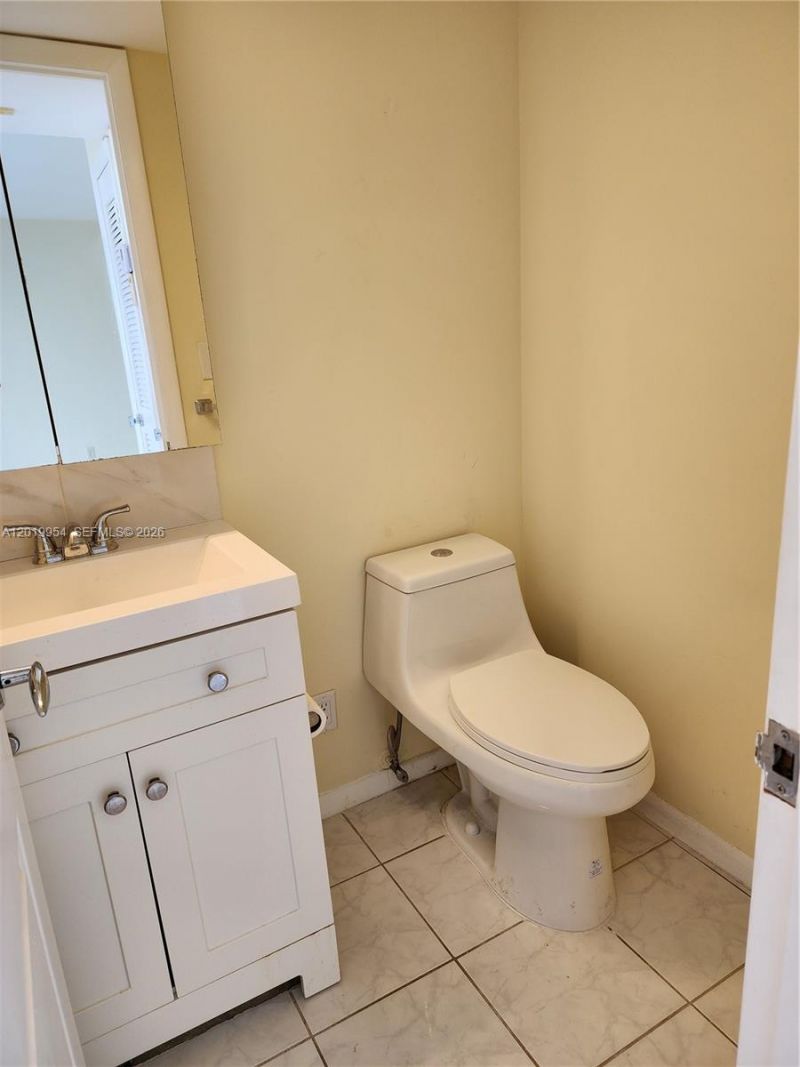 3161 S Ocean Dr , Unit 903, Hallandale Beach, FL 33009 Photo