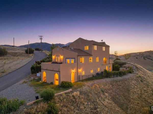 19701 Dovetail Court, Tehachapi, CA 93561