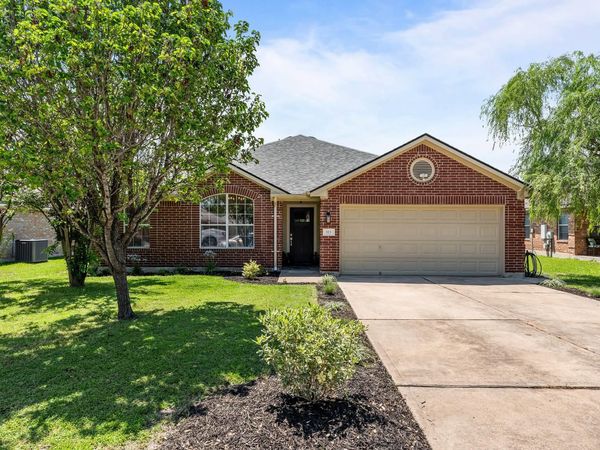 113 Hanstrom DR, Hutto, TX 78634