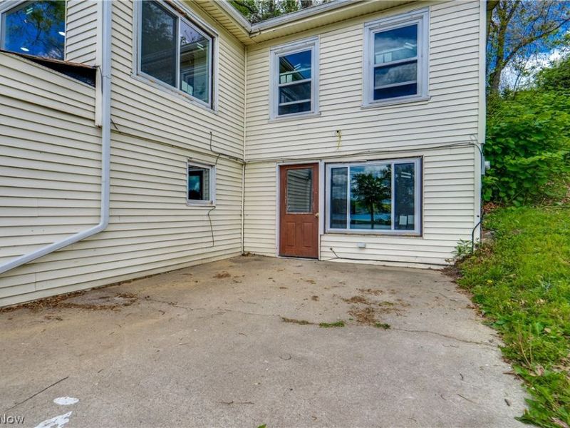 181 Portage Lakes Drive, Akron, OH 44319 Photo 4