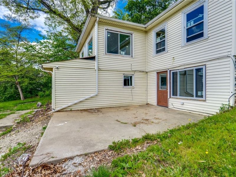 181 Portage Lakes Drive, Akron, OH 44319 Photo 5