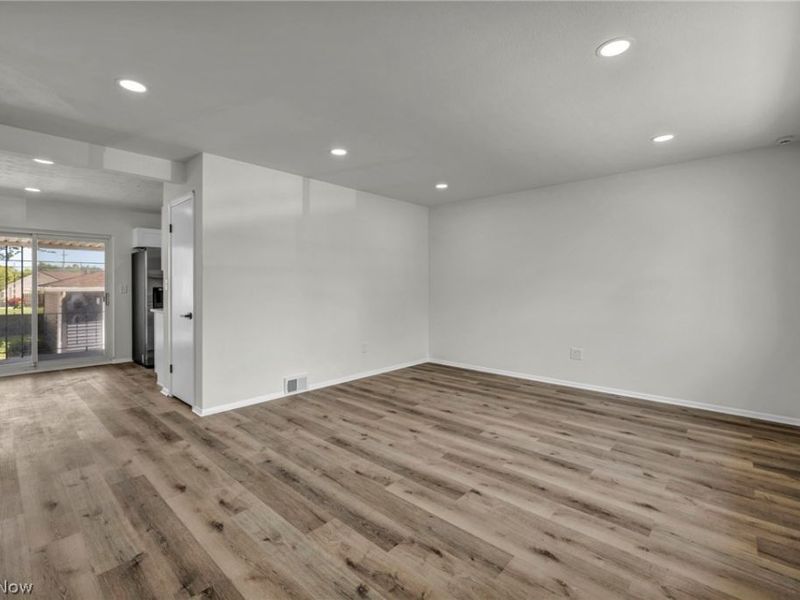 15424 Holland Road, Brook Park, OH 44142 Photo 10
