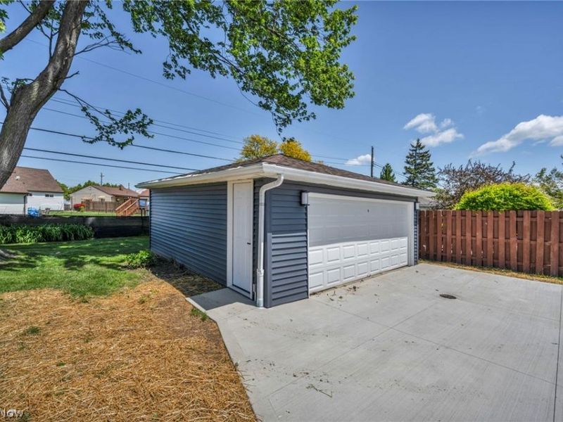 15424 Holland Road, Brook Park, OH 44142 Photo 26