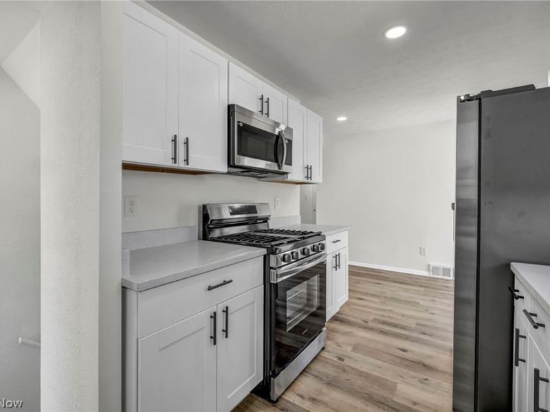 15424 Holland Road, Brook Park, OH 44142 Photo 6