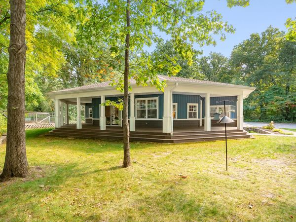 1050 102nd Avenue, Plainwell, MI 49080