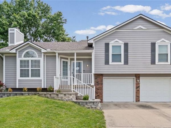 2129 6th Terrace, Lee's Summit, MO 64063