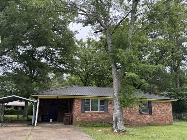 507 McWhirter St., Amory, MS 38821