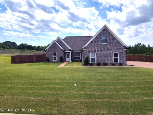 196 Cadet Drive, Senatobia, MS 38668