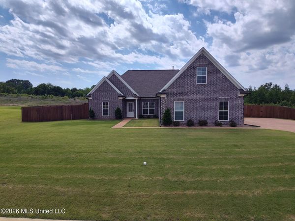 196 Cadet Drive, Senatobia, MS 38668