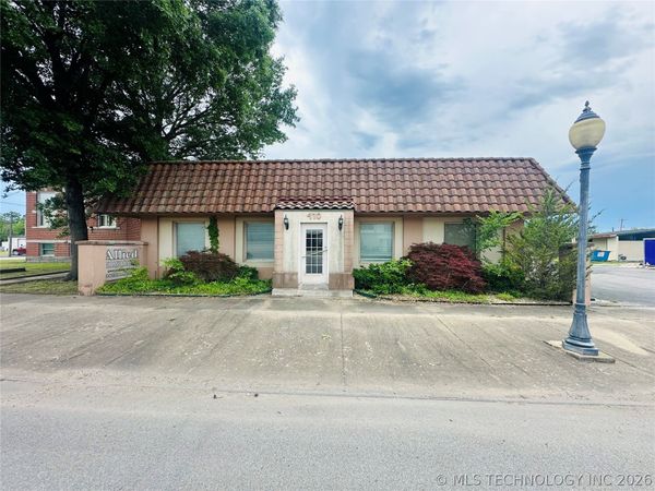 410 E Cherokee Street , Wagoner, OK 74467