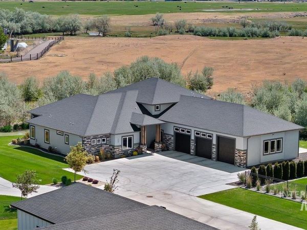 1587 Clear Creek Loop, Twin Falls, ID 83301