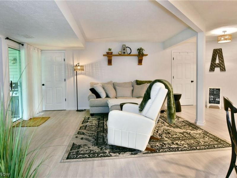 991 Powers Avenue, Unit 4, Youngstown, OH 44505 Photo 4